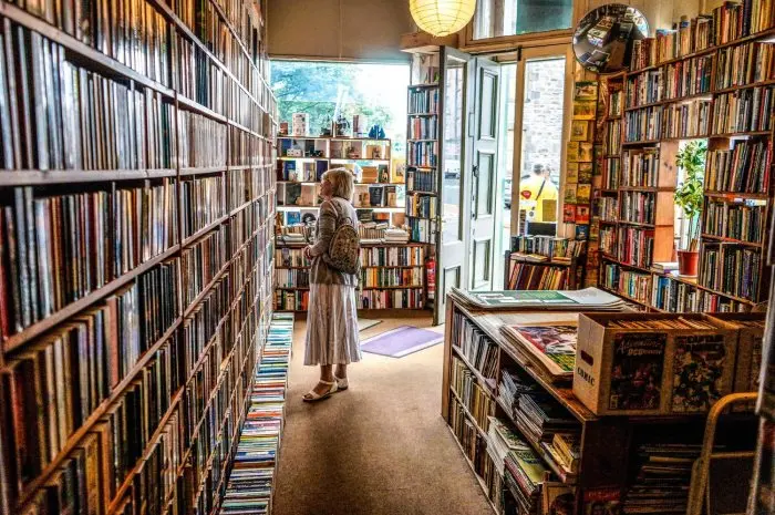 Tips for Opening an Independent Bookstore in a Local Community